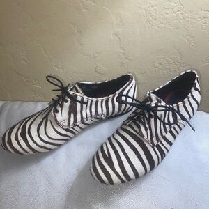 MATIKO SIZE 7.5 leather brown and white